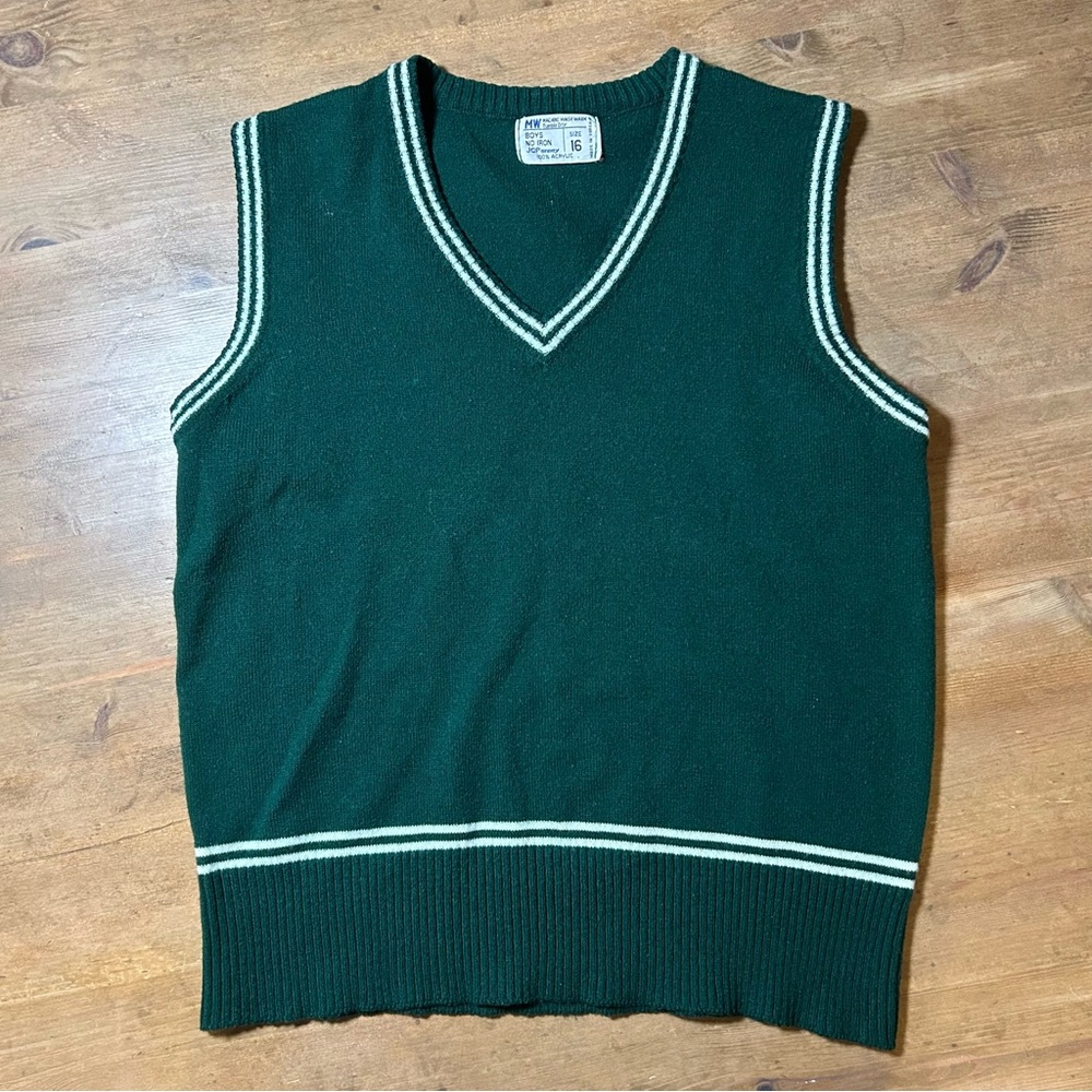 Vintage MW JCPenney Boys Size 16 (women’s small) Green Sweater Vest White Trim